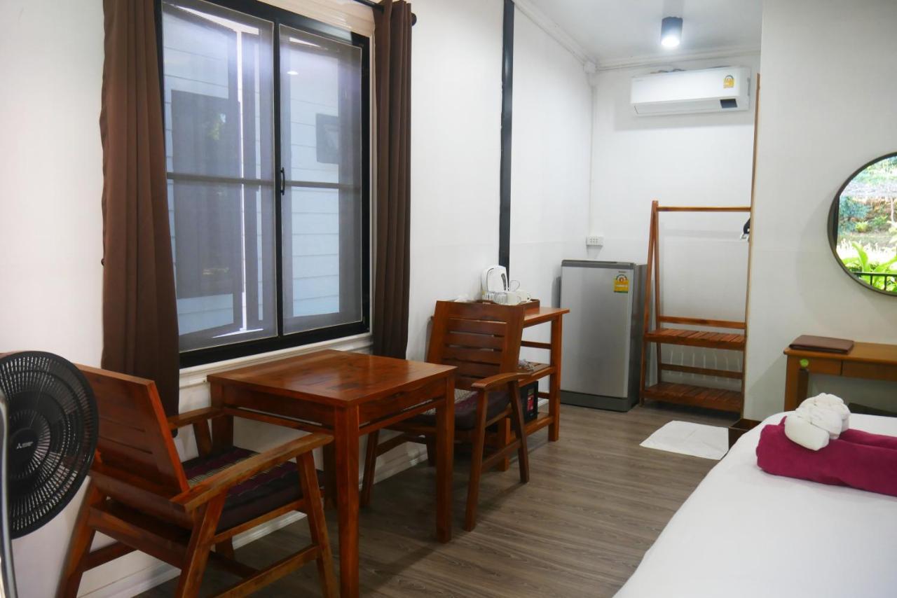 Big Elk Steak House - Homestay Trat Buitenkant foto
