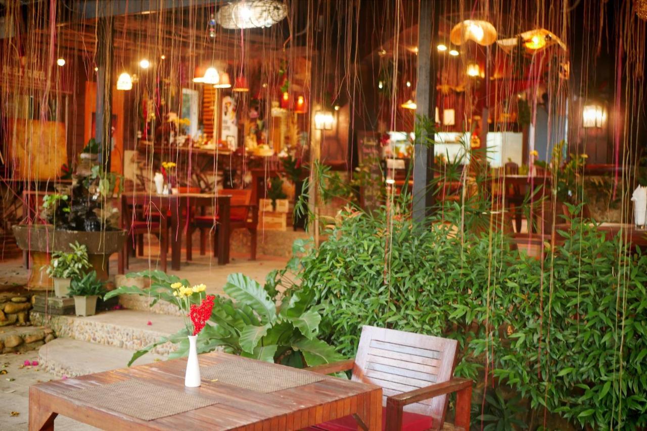 Big Elk Steak House - Homestay Trat Buitenkant foto
