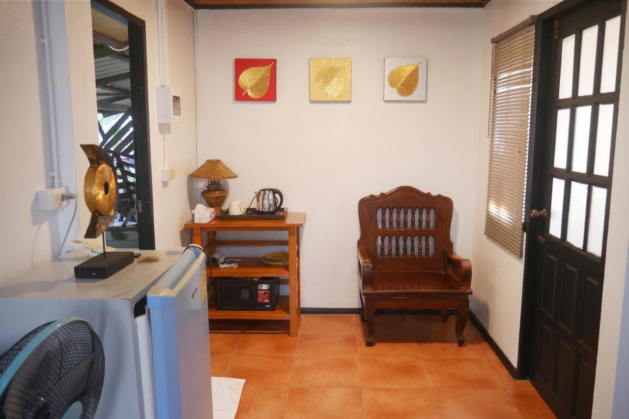 Big Elk Steak House - Homestay Trat Buitenkant foto
